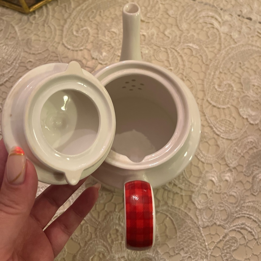 Christmas Tea Pot - Picture 7 of 9